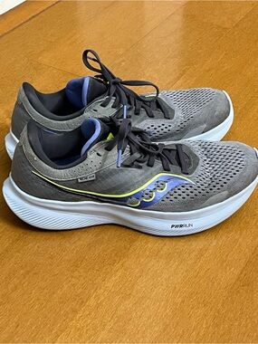 Women’s Saucony Ride 16 Running Shoes Gray Blue Volt Size 9.5